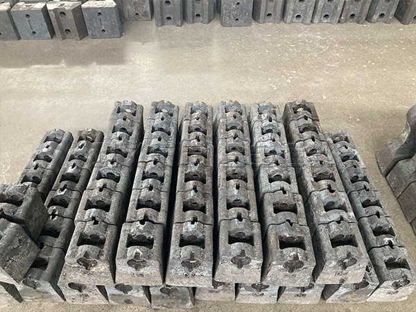 10.jpg 破碎機錘頭